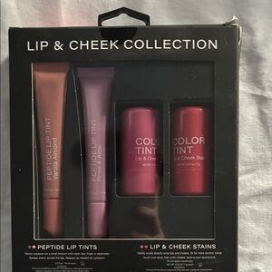Lip & Cheek Collection Set